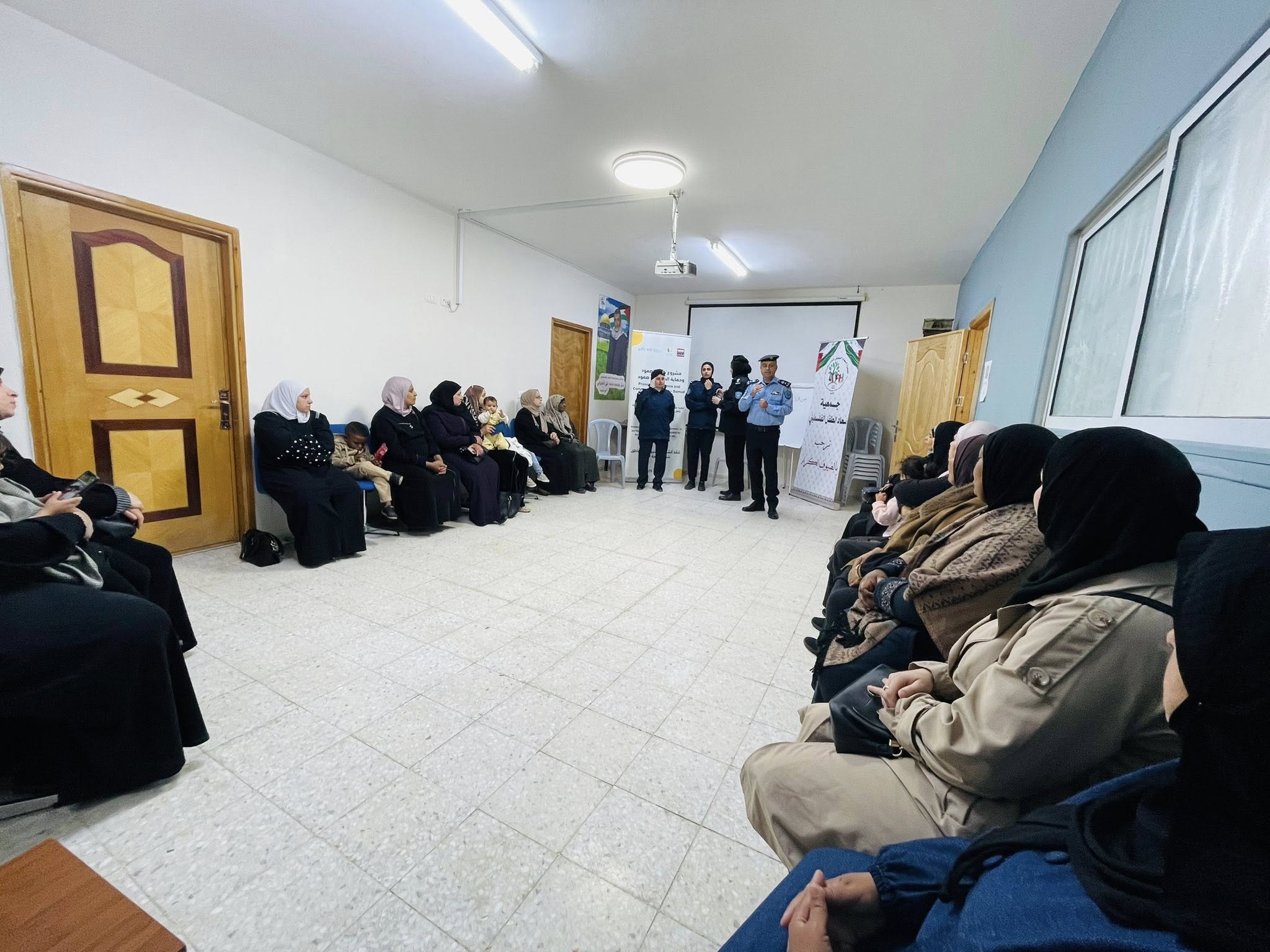 An awareness-raising session aimed at women and mothers to promote communication and bonding between families and their children - 3