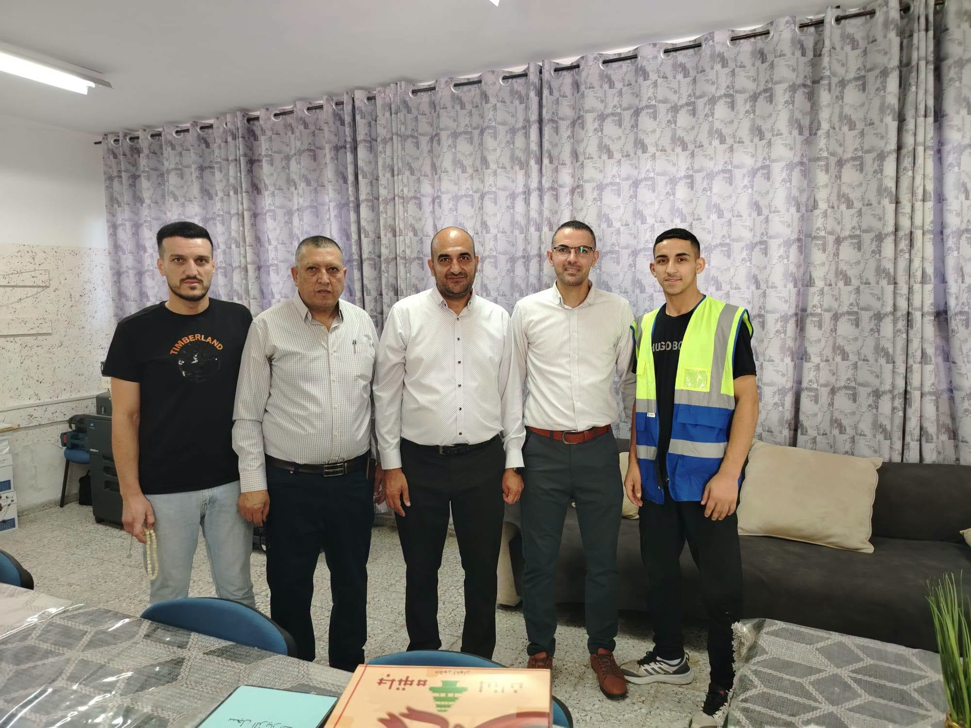 المجلس المدرسي الموحد التابع لجمعية إسعاد الطفل الفلسطيني يزور الهيئات التدريسية في منطقة مخيم عسكر القديم بمناسبة افتتاح العام الدراسي الجديد - 5