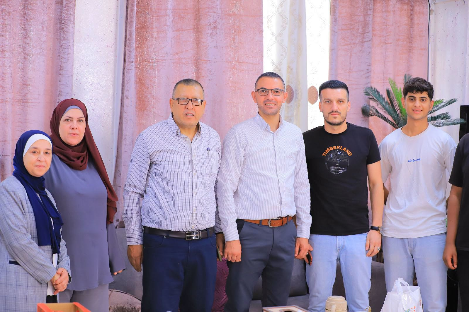 المجلس المدرسي الموحد التابع لجمعية إسعاد الطفل الفلسطيني يزور الهيئات التدريسية في منطقة مخيم عسكر القديم بمناسبة افتتاح العام الدراسي الجديد - 2