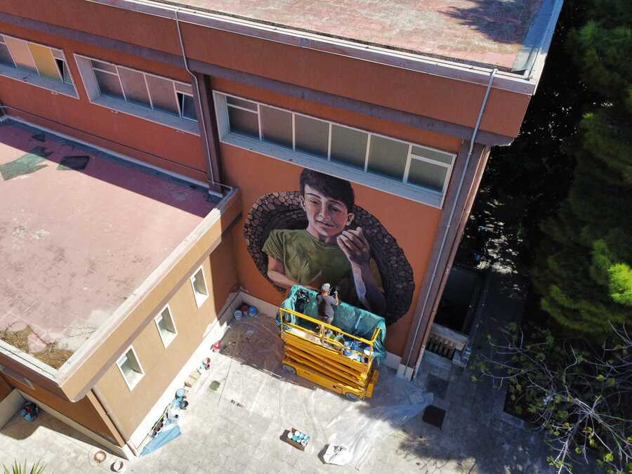 L’artista Ligama realizza una nuova opera a Licata nel merito del progetto “Drop-in. Giovani Emergenti”