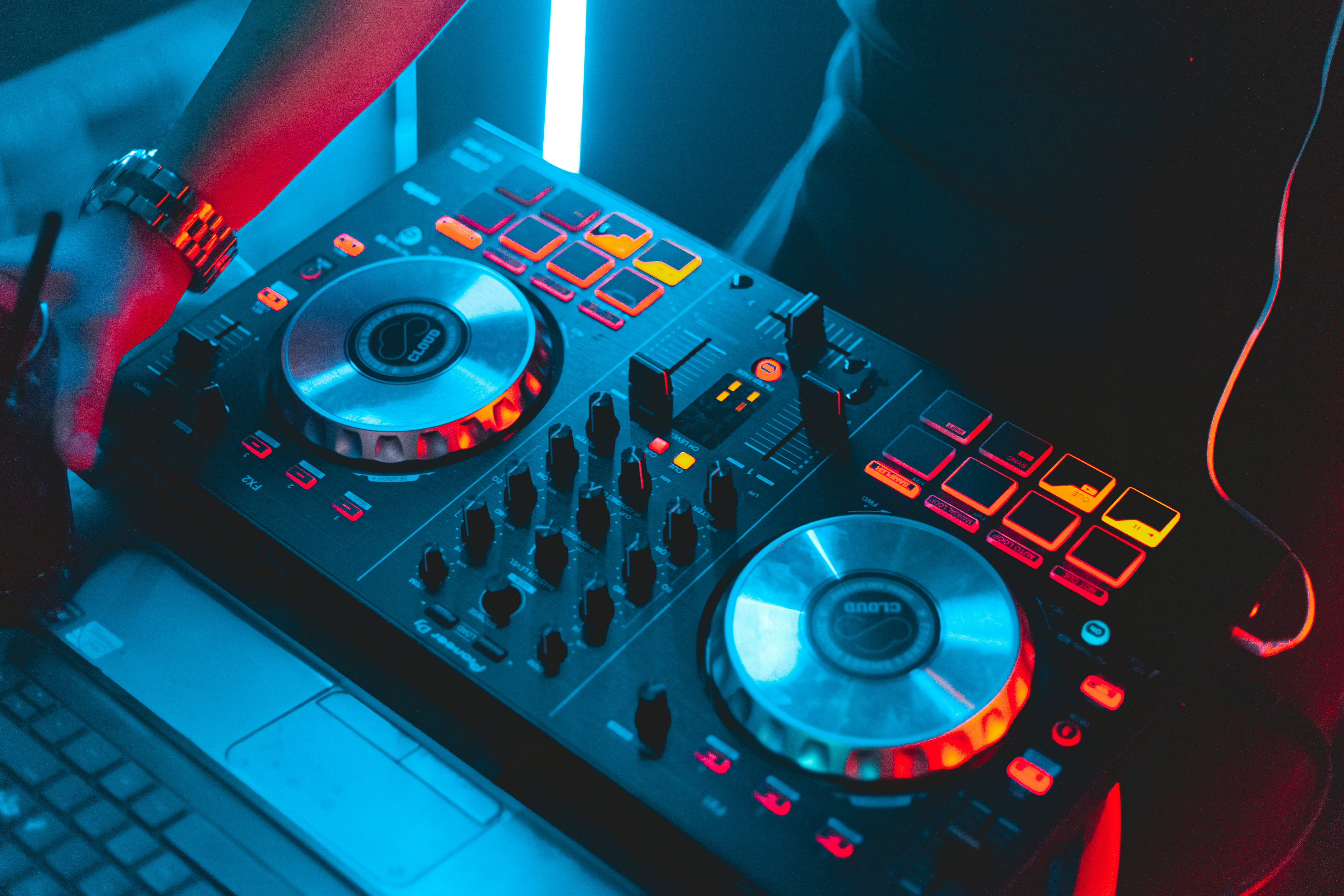Deploy the Shopify remix official template to Cloudflare Workers