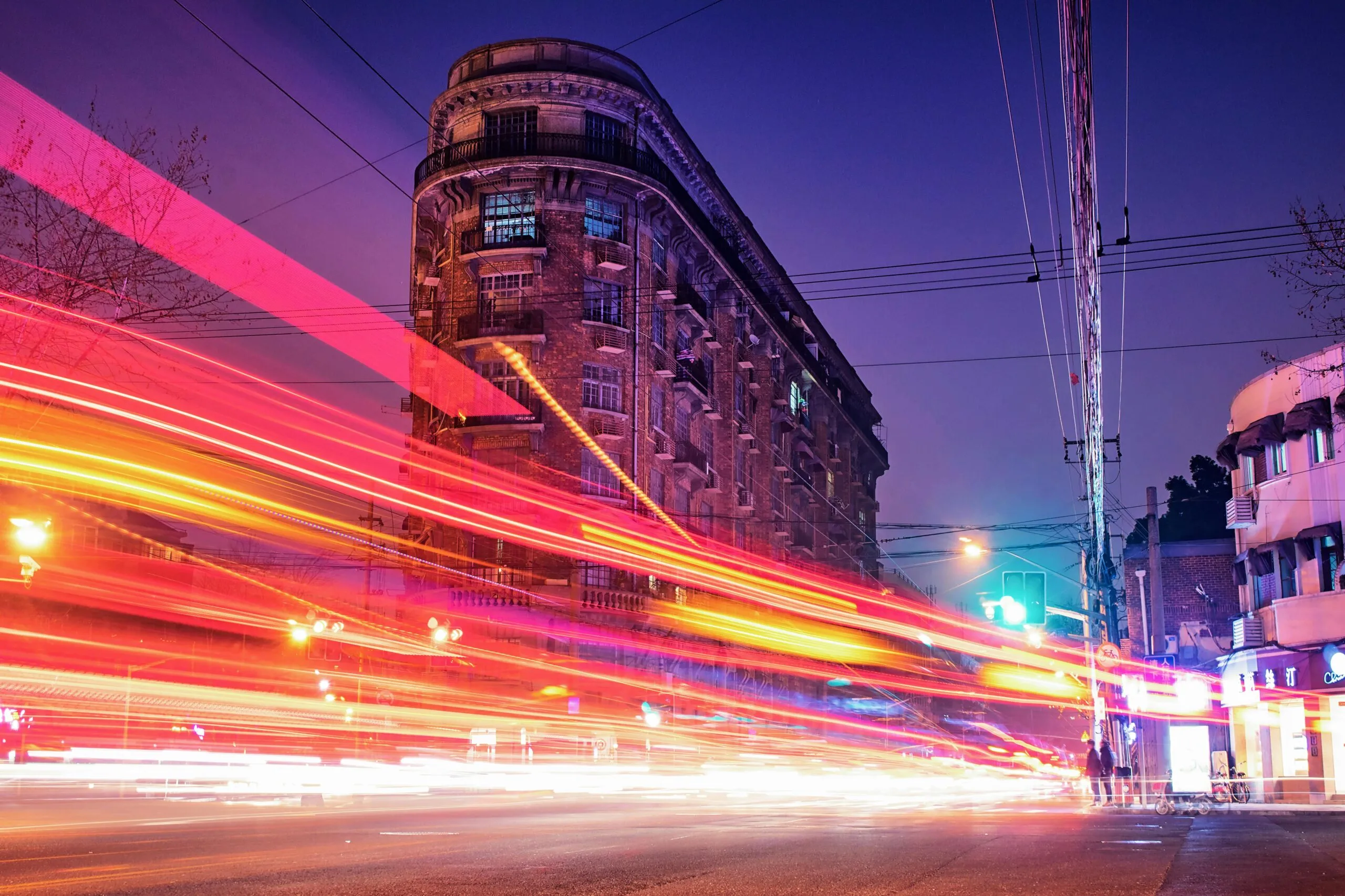 How Uber Serves over 150 Million Reads per Second from Integrated Cache with Stronger Consistency Guarantees