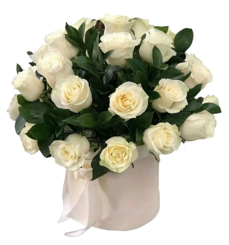 Rosas Blancas En Caja — Celebraciones. Arreglo floral de Flores Les Roses con envío a domicilio en Bogotá.