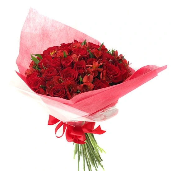 Flores De Rosas Rojas Y Astromelias Rojas — Romance. Arreglo floral de Flores Les Roses con envío a domicilio en Bogotá.