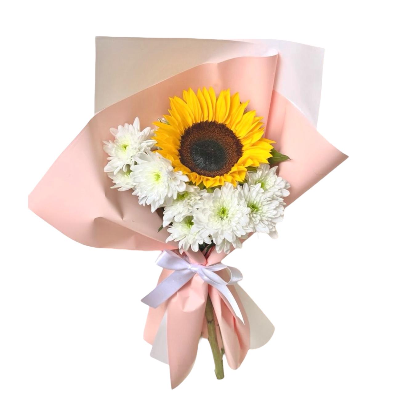 Girasoles y margaritas blancas — Celebraciones. Arreglo floral de Flores Les Roses con envío a domicilio en Bogotá.