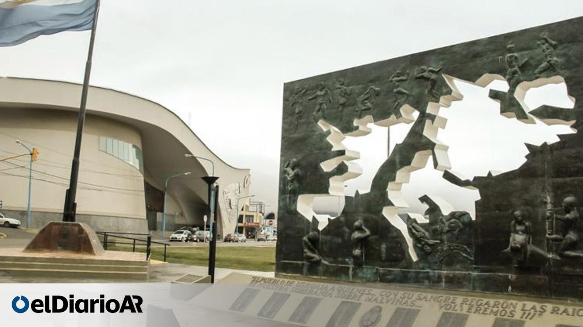 Monumento a los Caídos en Malvinas en la Plaza Islas Malvinas de Ushuaia… (elDiarioAR)