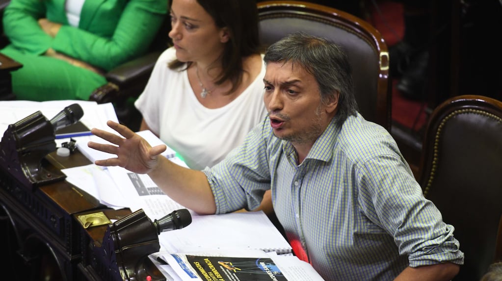 "Máximo Kirchner presentó un proyecto en el Congreso para crear un nuevo impuesto sobre las transferencias de capitales al exterior." (TN)