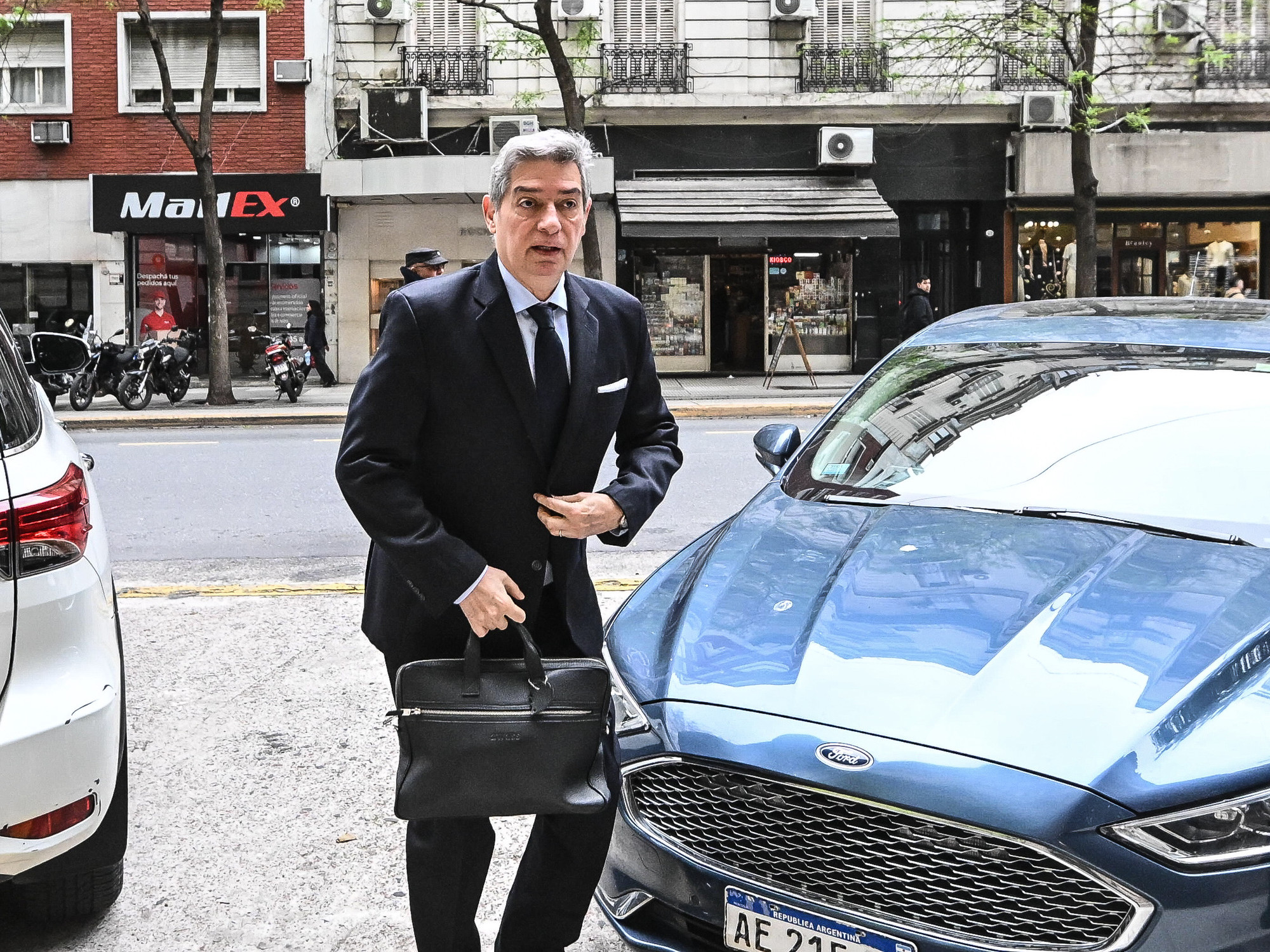 “interinamente hasta tanto el juzgado referido se pronuncie sobre la legitimación de todos los actores y examine su solicitud de medida cautelar” (Clarín / Foto: Federico López Claro)