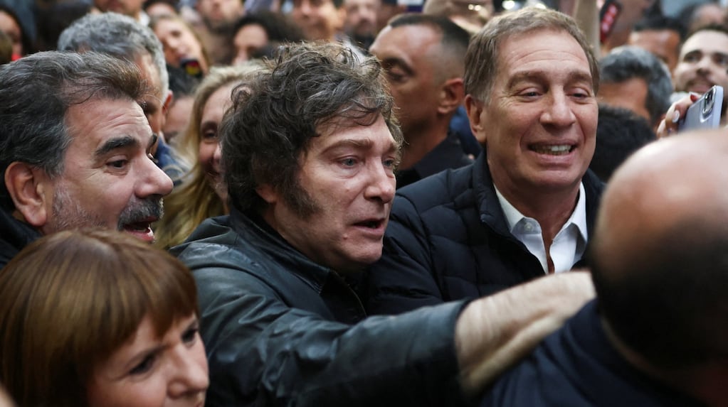 "Milei y Santilli inaugurarán la campaña en la provincia de Buenos Aires con una recorrida por Bahía Blanca vinculada a un proyecto RIGI." (TN)