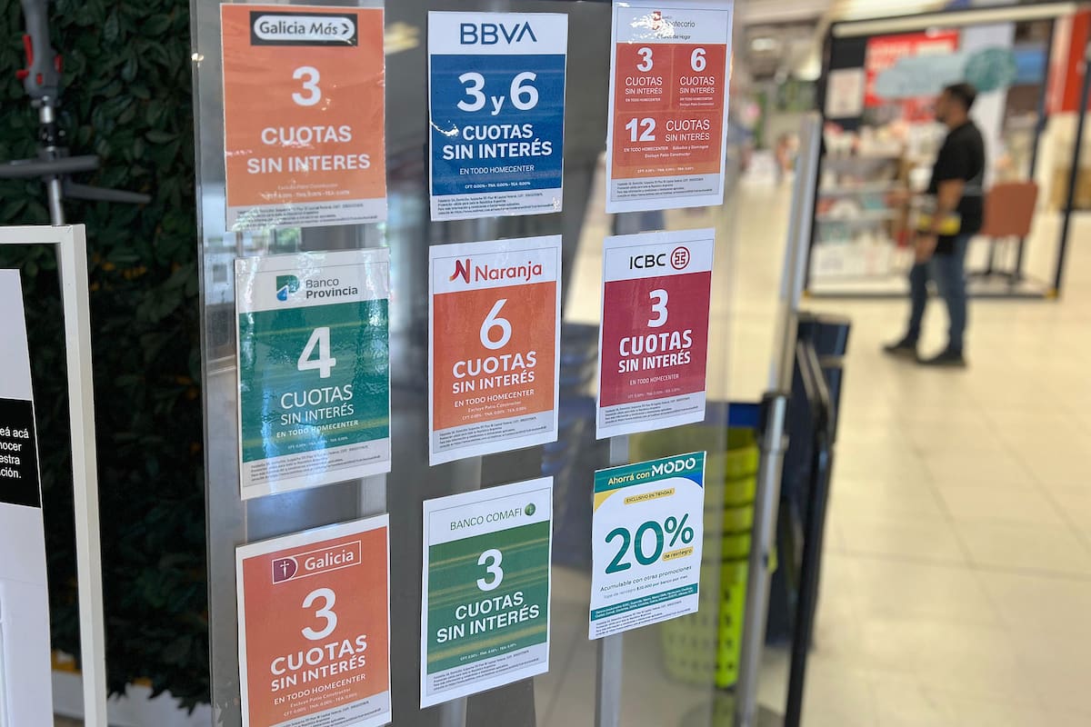 "Las cuotas siguen siendo un recurso clave para sostener el consumo, pero el crédito es cada vez más caro y selectivo." (LA NACION)