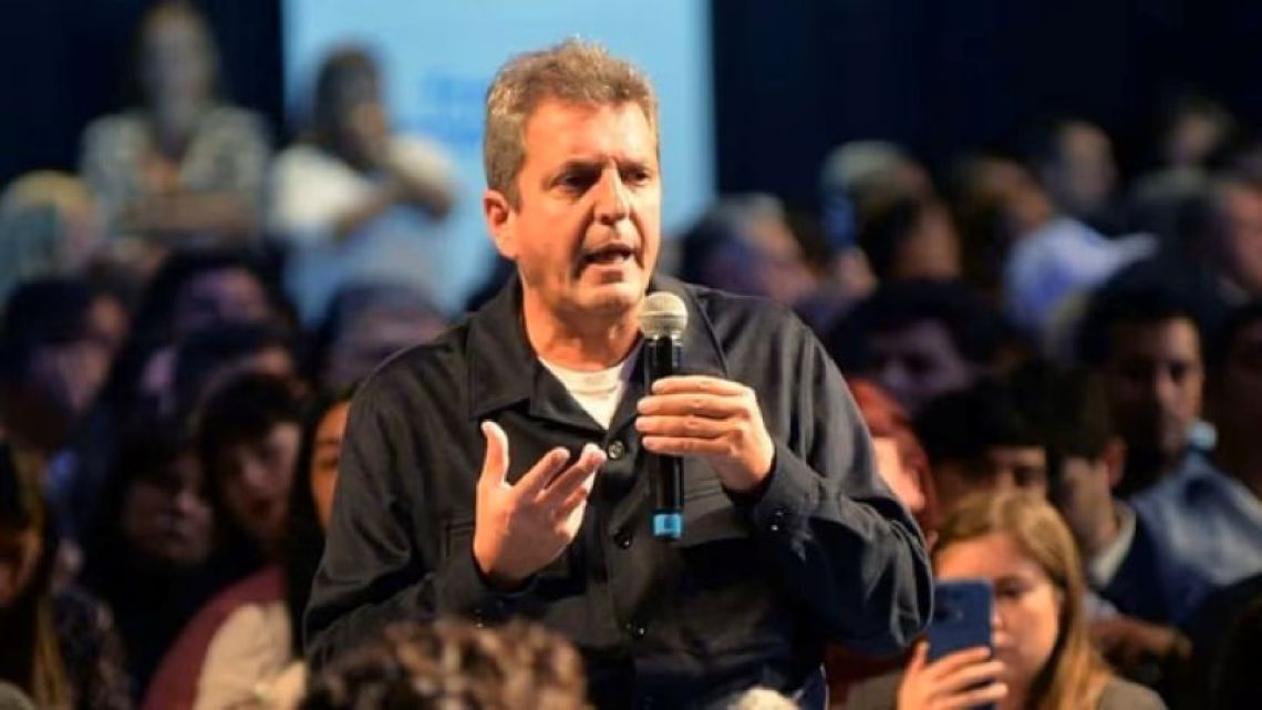 "Sergio Massa, en un encuentro reciente con jóvenes del Frente Renovador." (Diario Perfil)