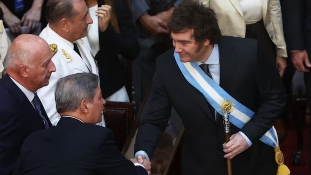 "La Casa Rosada busca desacoplar el régimen de tierras del rechazo al megadecreto" (TN)