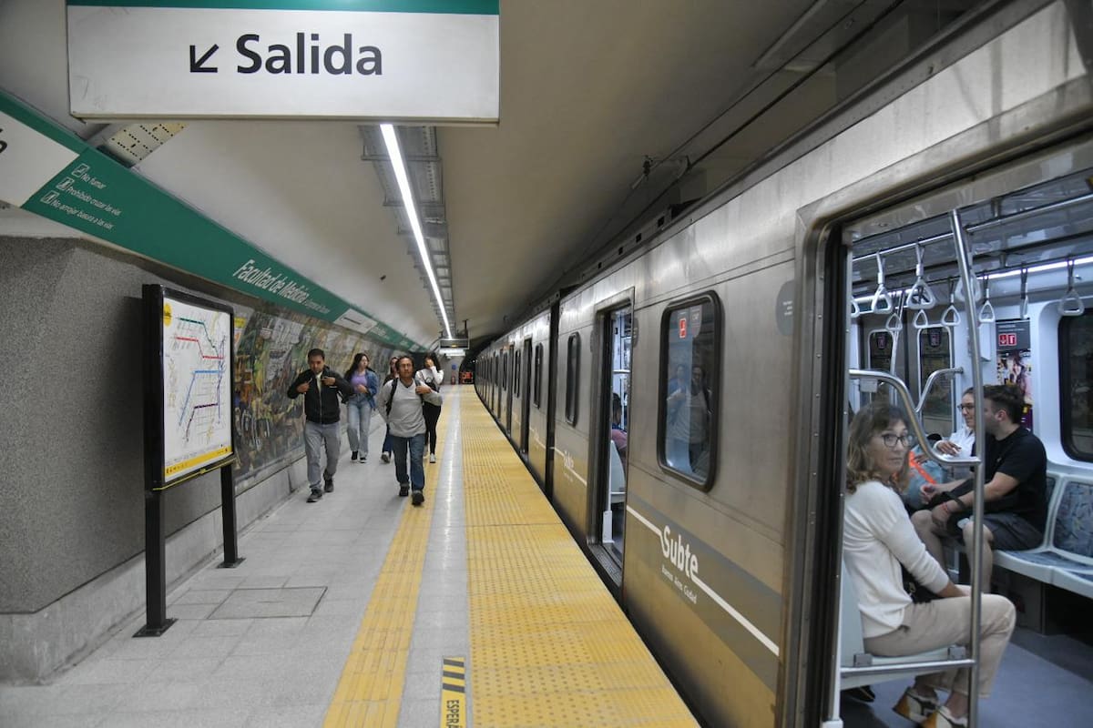 "Andén de la Línea D del subte porteño." (La Nación)