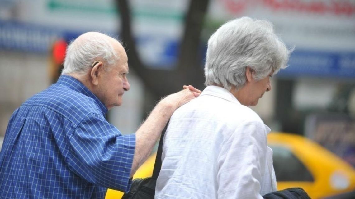 "La sociedad naturalizó que ser viejo es ser pobre." (Diario Perfil)