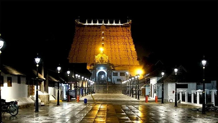 Sree Padmanabha Swamy Temple - view 2