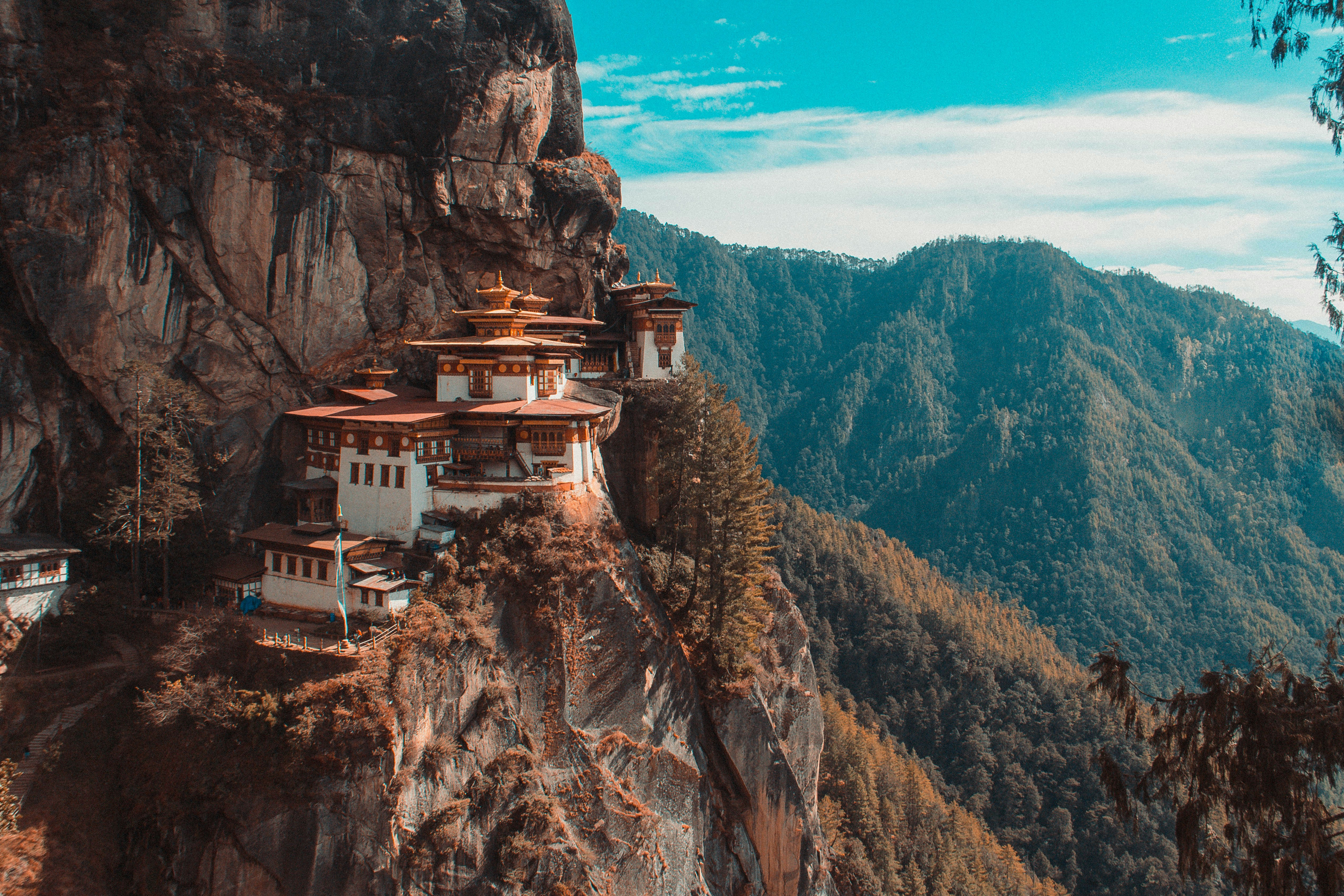 Bhutan 2026: Sustainable Tourism Rules, Visa Guide & Hidden Experiences for Real Travelers