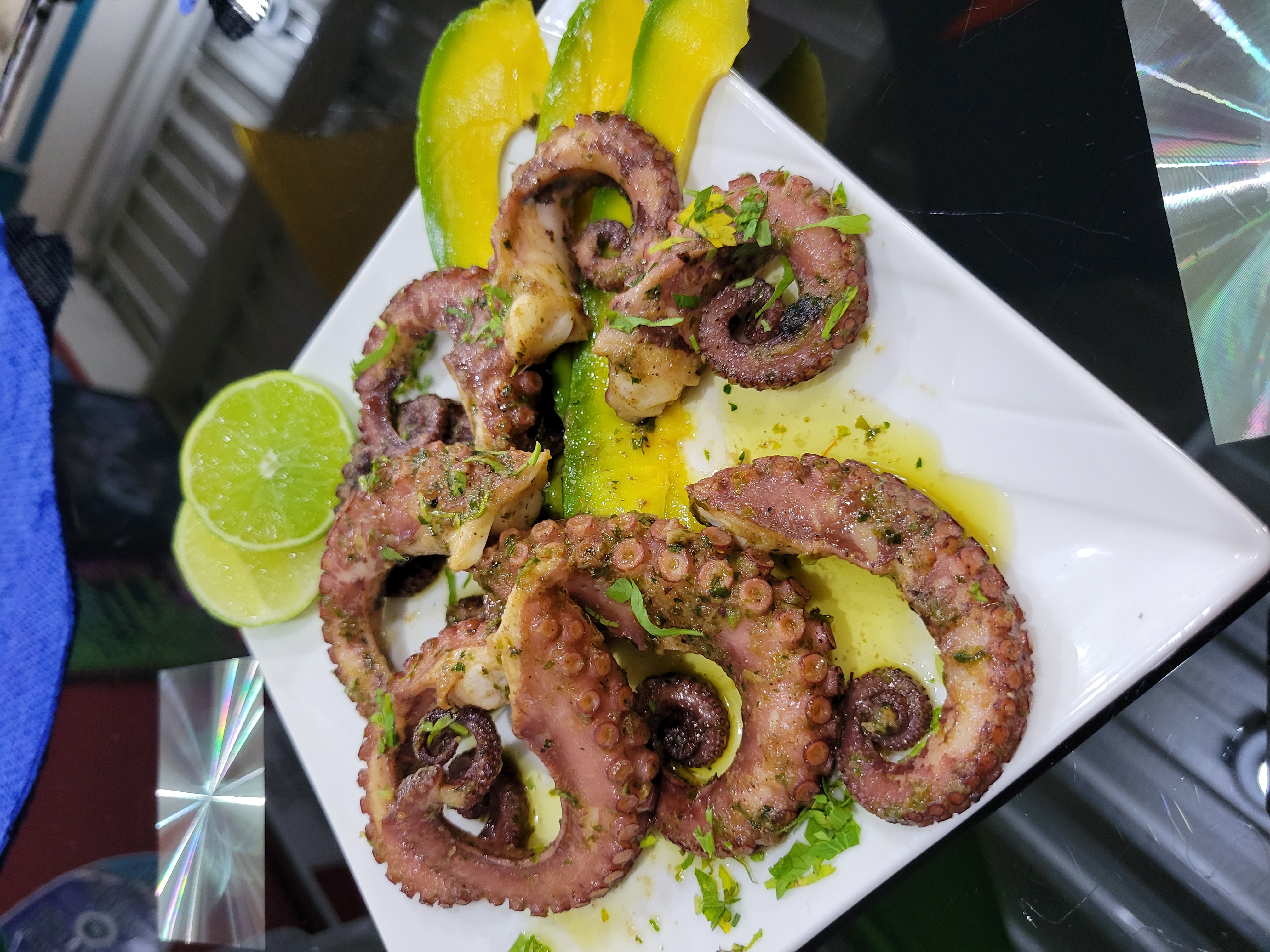 RACION PULPO AL AJILLO