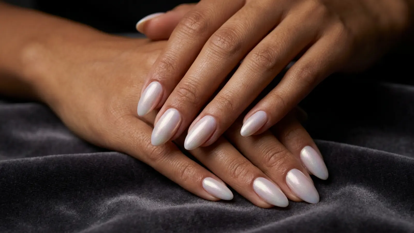 Manucure pastel irisée 2026 : guide