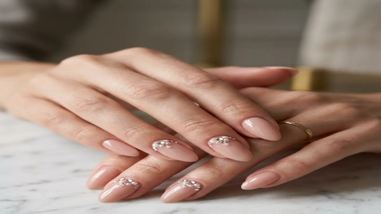 Manucure Bedazzled à Paris : La Tendance Ongles Phare de l'Été 2026