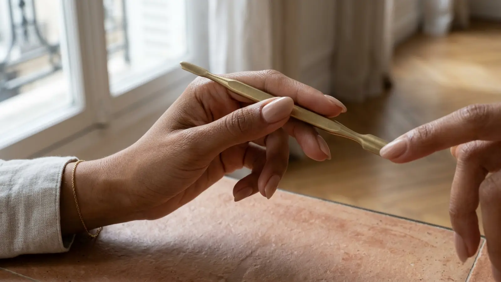 Décollement gel ongles | Le Guide Expert