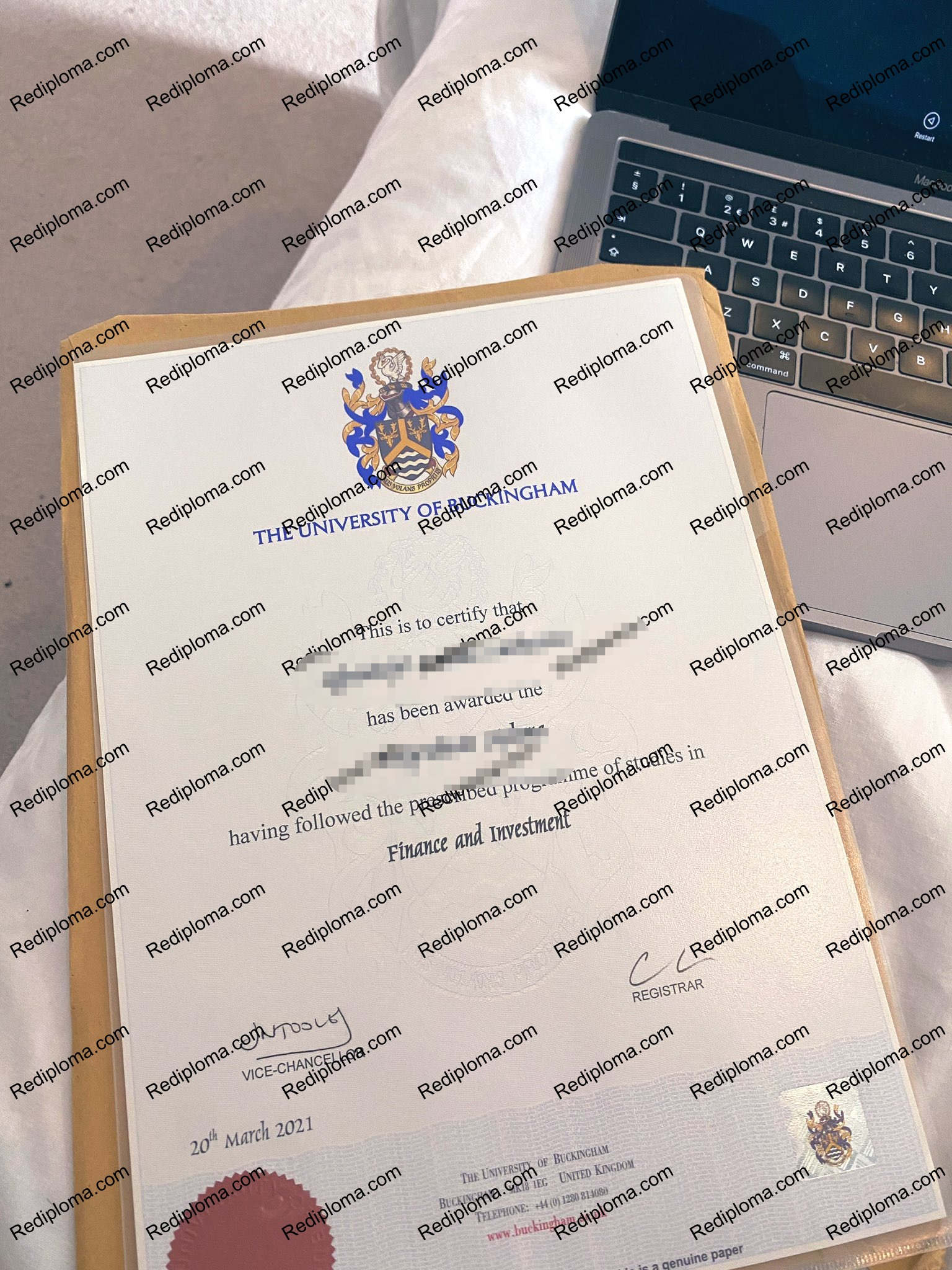 封面图:白金汉大学毕业证与成绩单购买服务 | 可靠的英国大学学历文件解决方案 - <strong>本文详细介绍了如何购买白