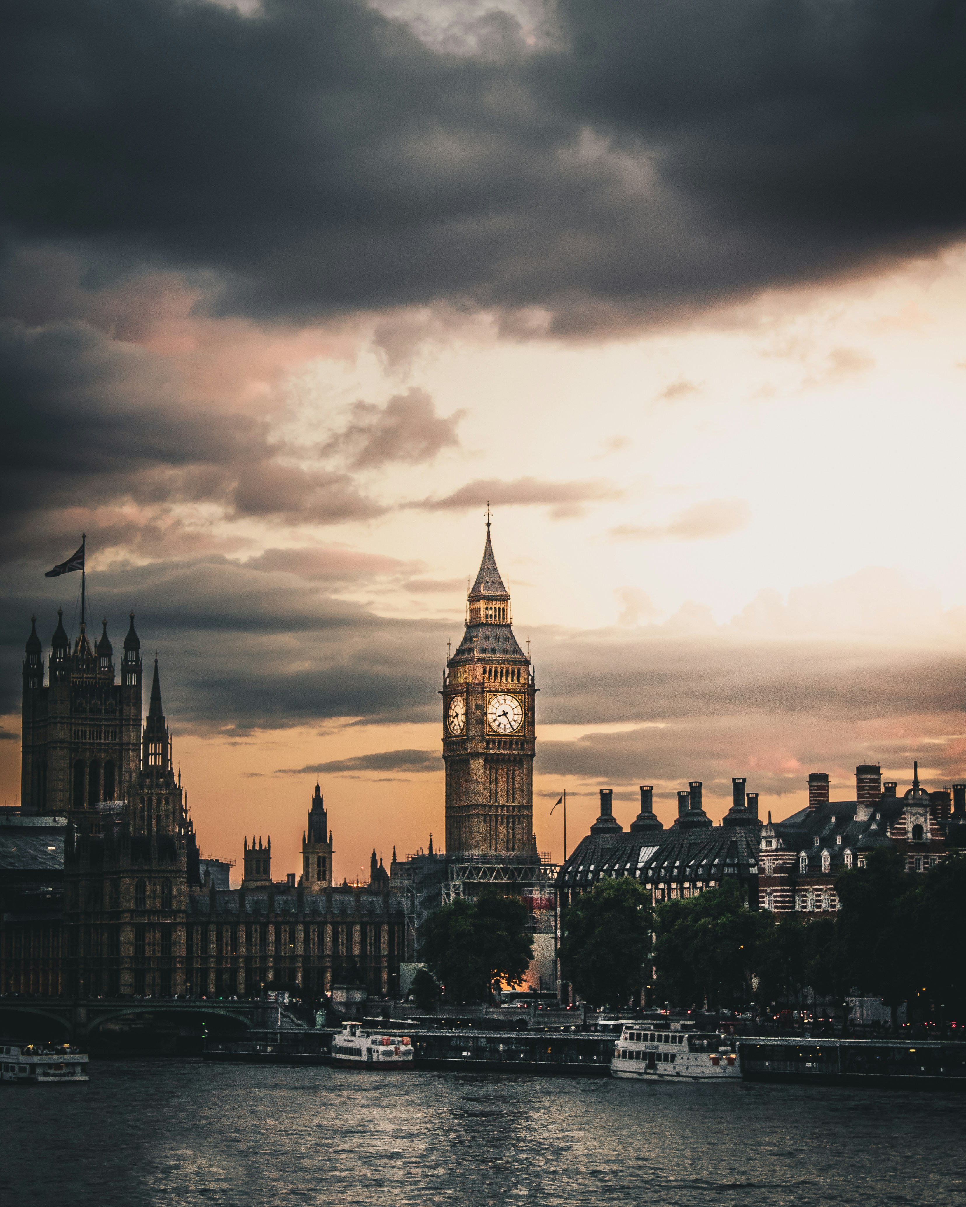 How to Legally Take Sick Leave in the UK: Your Rights and Obtaining a Doctor’s Note